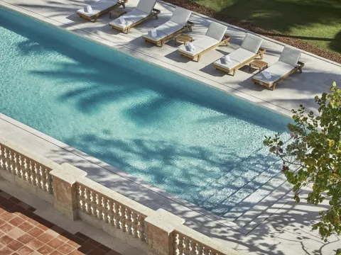 Four Seasons Hotel at The Surf Club